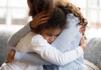 Phụ huynh nên làm gì khi con bị bạo lực học đường?