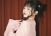 'Đẩy xe bò' của Phương Mỹ Chi là tín hiệu cho đề văn 'Vợ nhặt' của kì thi Tốt nghiệp THPT?