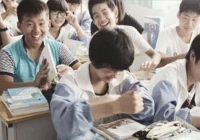 Học trò nghèo đỗ ĐH Thanh Hoa, cả làng góp tiền nuôi đi học, 10 năm sau cậu quay lại 'trả ơn' bằng món quà hơn 260 tỷ