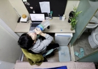Hơn một nửa thanh niên Hàn Quốc thất nghiệp dù có bằng đại học, trung bình mất hơn 10 tháng mới tìm được công việc đầu tiên