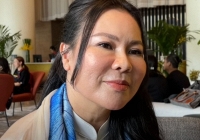 Vợ CEO hơn 7 tuổi của diễn viên Quý Bình đáp trả khi bị soi mói ảnh mừng tuổi mới nhưng không có mặt chồng