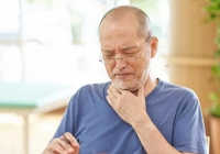 Một dấu hiệu cảnh báo ung thư có thể xuất hiện lúc ăn, rất dễ bị bỏ lỡ