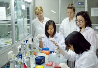 Ứng dụng khoa học công nghệ vào đời sống, xã hội và chăm sóc sức khỏe cộng đồng