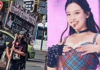 Một khán giả mặc áo hình Jennie, cầm banner BLACKPINK đến concert của TWICE khiến dân mạng ngao ngán