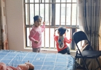 Người lớn vắng nhà, cô bé 4 tuổi tự cứu mình và em gái khỏi đám cháy nhờ nhớ lời cô giáo dạy