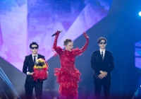 Diva Hà Trần nói về Ca sĩ mặt nạ mùa 2: Khen hát, chê chọn bài