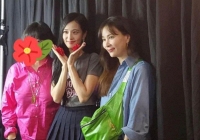 Bà xã Jang Dong Gun gây sốt khi chung khung hình với Jisoo (BLACKPINK), nhan sắc thật ở tuổi 50 ra sao?