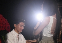 Khoảnh khắc Doãn Hải My rơi nước mắt khi Đoàn Văn Hậu quỳ gối trao nhẫn cầu hôn