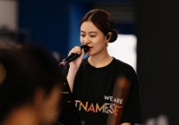 Hoàng Thùy Linh đăng clip hát live cùng dàn nhạc giao hưởng tập dượt cho concert, có đủ để đáp trả tranh cãi không?