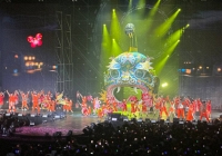 Hoàng Thuỳ Linh mở màn Vietnamese Concert hoành tráng: dựng cây đa và đầu sư tử khổng lồ, Wren Evans xuất hiện!