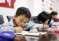 Học sinh đặt câu với từ phức khiến cô giáo tá hỏa: Mới chút tuổi mà đã triết lý thế này!