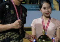 Cựu thủ môn U23 Việt Nam công khai bạn gái hơn tuổi làm tiếp viên hàng không 