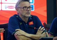 HLV Troussier thẳng thắn lên tiếng về trận thua Uzbekistan, chỉ ra điểm chưa hài lòng với tuyển Việt Nam