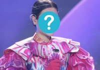 Sứa Thủy Tinh (Ca sĩ mặt nạ) lộ danh tính: Là hiện tượng 'vừa ăn vừa hát', từng bị mẹ từ mặt vì theo nghệ thuật