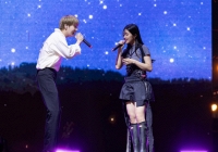 Suni Hạ Linh và Sunggyu (Infinite) khiến fan bất ngờ khi lộ diện cùng nhau tại phố đi bộ TP.HCM