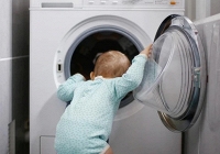 Vụ bé trai gặp tai nạn thương tâm vì rơi vào máy giặt: Nguyên nhân sâu xa vì đâu?
