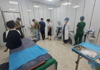 Phát hiện cơ sở thẩm mỹ 'chui', nhân viên chỉ học hết lớp 12 đang nâng ngực cho khách