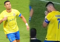 Ronaldo có hành động gây xúc động: Dùng miệng tháo dây giày cho đồng đội gặp chấn thương