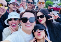 Tiến Luật - Thu Trang, Khánh Vân và dàn sao ra Cam Ranh từ sáng sớm dự cưới Puka: 2 sao nữ nghi vấn nghỉ chơi cô dâu thì sao?