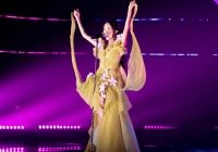 Diệu Nhi nhờ cả Anh Tú, Wren Evans, Dương Hoàng Yến và Lăng LD hỗ trợ nhưng vẫn “đội sổ” khi debut tại show Chị Đẹp!