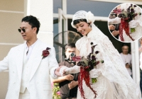 Bó hoa độc lạ Cô Em Trendy cầm trong đám hỏi: Kết nối từ 4 loại khác nhau nhưng ý nghĩa đặc trưng lại trùng hợp