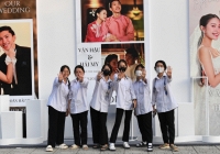 Rạp cưới Văn Hậu - Hải My bỗng trở thành tụ điểm check-in cực xịn, khách tham quan đính chính một điều về chú rể