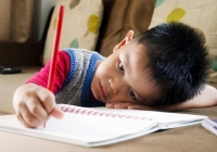 Học sinh tiểu học viết văn về bố mẹ, càng đọc càng thấy: 'Hóa ra phụ huynh toàn thế giới đều như nhau'