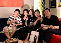 Mỹ Tâm thân thiết sang ăn tân gia Hồng Nhung ngay sau ồn ào 'Cô Bống' gác chân lên tấm bảng tên 'Nếu anh đi'