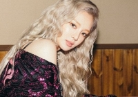 Chiêu hẹn hò đặc biệt của idol Kpop bằng iPhone, biết được cũng không thể phát hiện 