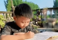 Đơn xin nghỉ học của cậu bé cấp 1 khiến giáo viên cười đau bụng: Không nói nhiều, gọi điện 'mách' ngay phụ huynh!