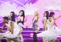 NÓNG: BLACKPINK chính thức gia hạn hợp đồng với YG, cổ phiếu tăng theo chiều thẳng đứng!