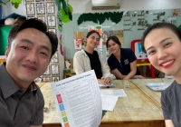 Lần đầu đi họp phụ huynh cho con gái, vợ chồng Cường Đô La nghe cô giáo nói gì mà cưới không ngớt?