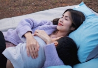 Tăng Thanh Hà hỏi con trai có muốn ngủ riêng không, cậu bé trả lời một câu khiến cô rơi nước mắt