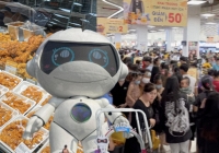 Dù đã mở đến siêu thị thứ 3 nhưng Emart vẫn chứng tỏ được sức hút, khách ghé thăm như trẩy hội trong ngày đầu tiên