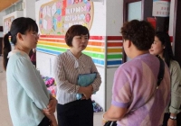 Bà mẹ 9x đi họp phụ huynh cho con, vừa bước vào cửa lớp, giáo viên chủ nhiệm đã hỏi 1 câu khiến chị ngượng đỏ mặt