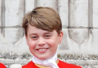 Lý do quan trọng khiến George phải tách biệt với William và Kate trong mỗi dịp gia đình đi cùng nhau, quy tắc an toàn bắt buộc tuân thủ