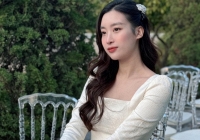 Đỗ Mỹ Linh xuất hiện với sắc vóc đầy đặn, vẫn được khen 'gái một con trông mòn con mắt'
