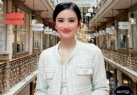 Hoa hậu Ý Nhi lộ diện sang chảnh, gây ấn tượng bởi 1 chi tiết khi đón năm mới ở Úc 