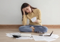 Không làm được 4 điều này, tiền của bạn sẽ mãi đội nón ra đi vì thói quen chi tiêu bốc đồng