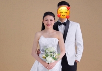  Giống như Quang Hải, tiền vệ U23 Việt Nam tổ chức đám cưới trên sân vận động