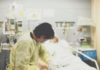 Một nhà ba người cùng ung thư dạ dày chính từ chế độ ăn uống nguy hại, bác sĩ chỉ ra 3 điểm cần tránh