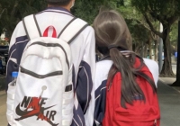 Chuyện cảm động nhất ngày mưa: Nữ sinh NEU... xiêu lòng vì hành động của chàng trai HUST, thế giới họ yêu nhau thế này sao?