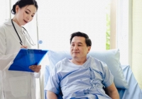 Sau 5 ngày trong bệnh viện, bố tôi bạc trắng mái đầu vì nhận ra sai lầm của bản thân