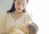 Sau cuộc gọi cho chồng, tôi quyết định bế con về nhà ngoại, bất chấp đang là nửa đêm