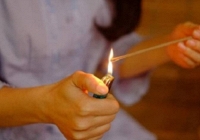 Trên bàn thờ có 1 thứ nếu dùng không đúng có thể gây độc, dẫn đến ung thư, ngày lễ Tết càng nên thận trọng