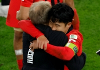 Son Heung-min bật khóc nức nở, vỡ òa cảm xúc sau khi cùng tuyển Hàn Quốc đi tiếp nghẹt thở tại Asian Cup
