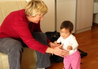 Nhờ mẹ đẻ trông cháu giúp thì bị từ chối thẳng thừng, người đàn ông giãi bày chi tiết câu chuyện liền bị dân mạng 'sôi máu' chỉ trích thêm