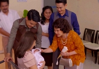 Đến viện thăm tôi đẻ, mẹ chồng thốt lên 1 câu khiến mọi người vỗ tay ầm ầm còn tôi thì sững sờ kinh ngạc