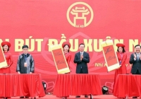 Chủ tịch nước khai bút đầu xuân tại Khu Lưu niệm Nguyễn Trãi
