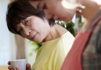 Tặng mẹ chồng nhẫn kim tiền trong ngày vía Thần Tài, tôi không ngờ mẹ trả lại, còn đưa ra yêu cầu khó khăn